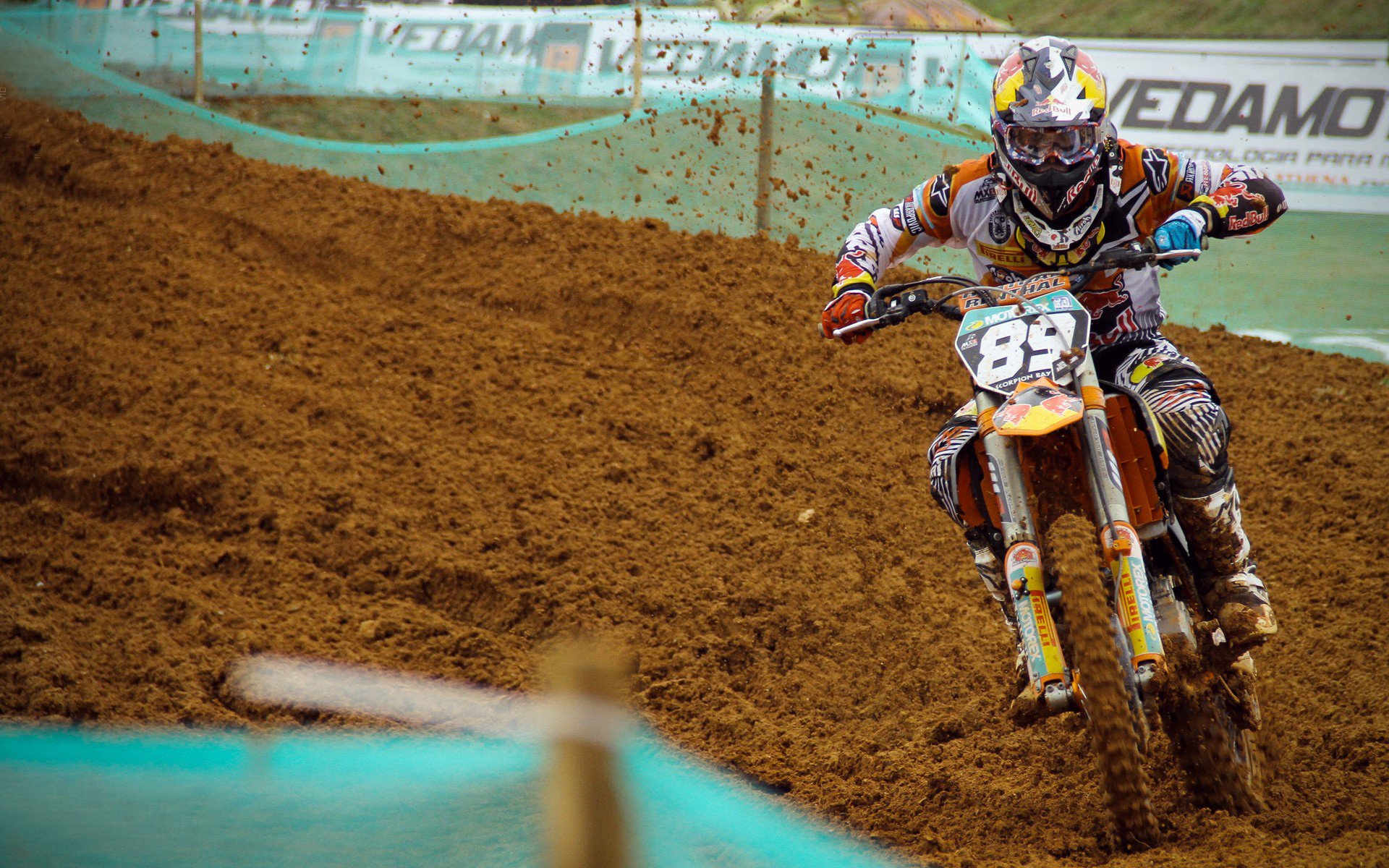 综合体育系“足球九宫格射门赛” 技术精准度成为亮点